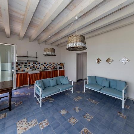 Casa Vacanza Casa Nel Sole Isola  Extérieur photo