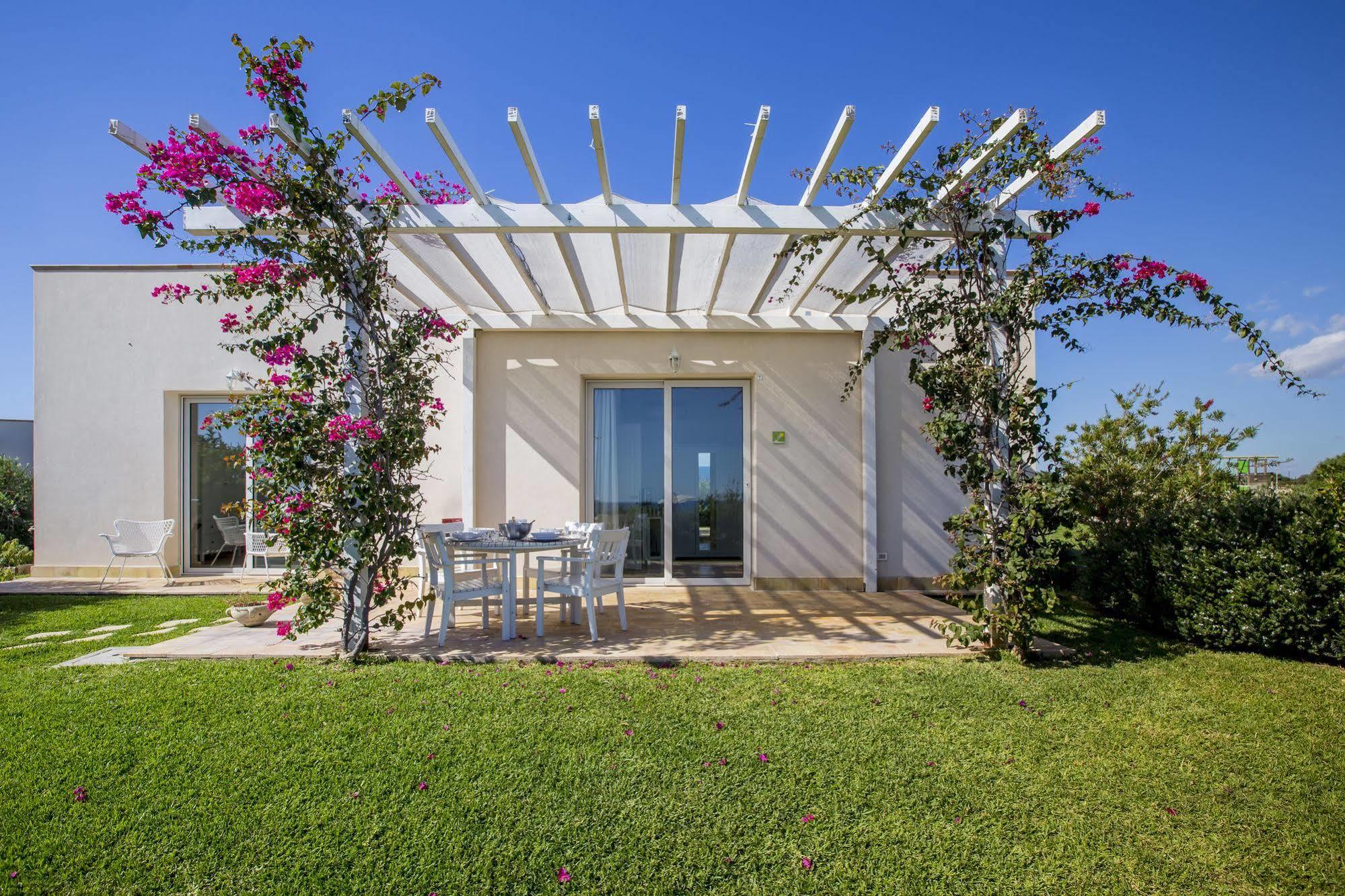 Casa Vacanza Casa Nel Sole Isola  Extérieur photo